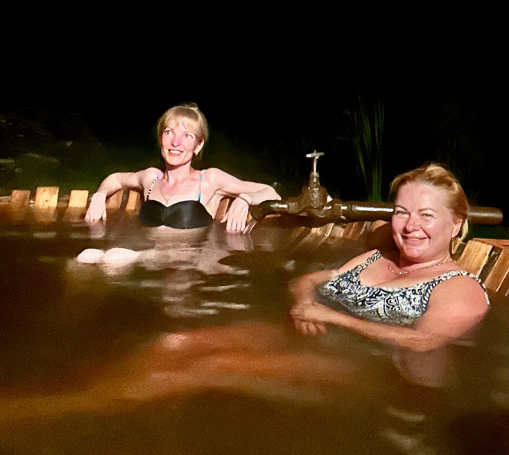 Two women in a hot tub

Description automatically generated