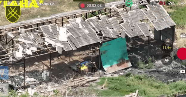 Ukraine raises flags in villages near Dnipropetrovsk Oblast's borders, refuting Russia's claims of capture