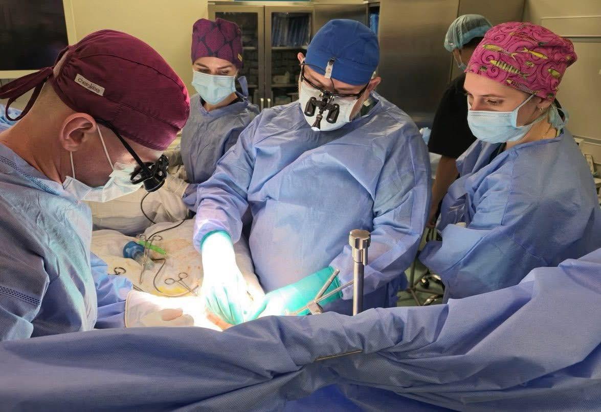 Ukrainian doctors transplant organs of deceased girl amid Russian strikes, saving 3 children