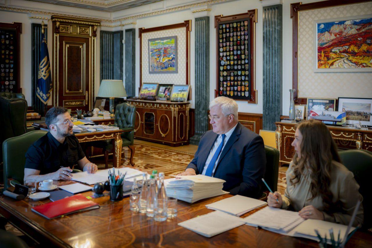 Zelensky appoints 16 new ambassadors