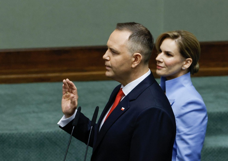 Conservative Nawrocki sworn in as Poland's president