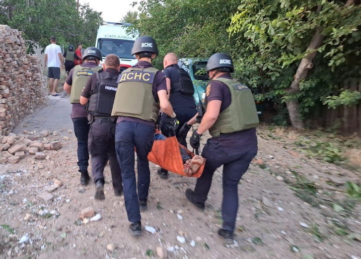 Russian attacks kill 8, injure 24, including 2 children, over past day