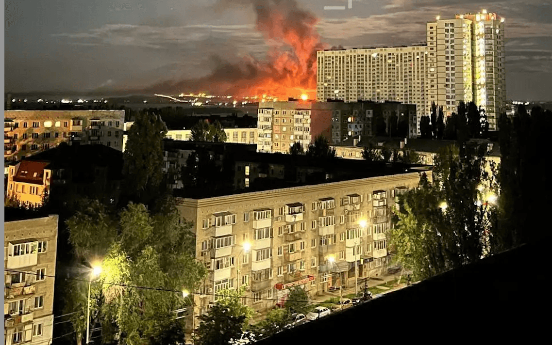 Russia's Saratov oil refinery halts operations after Ukrainian drone strike, Bloomberg reports