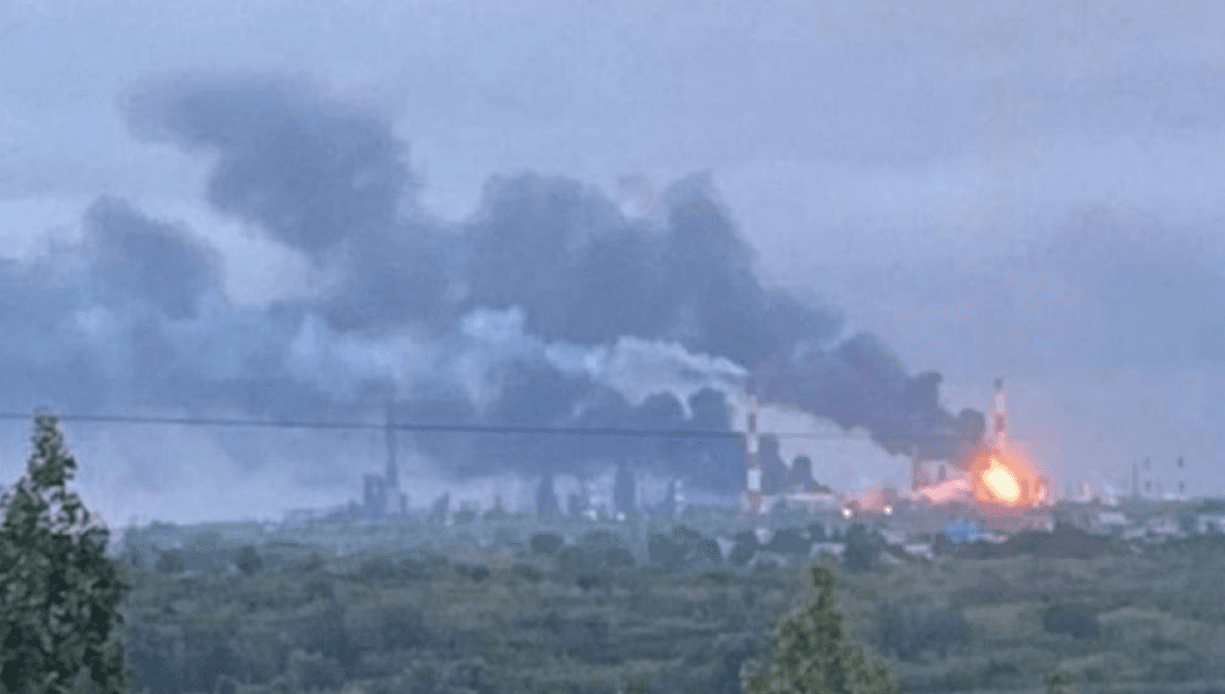 'Target hit' — Ukraine strikes oil refinery in Russia's Samara Oblast, command post in Donetsk Oblast, military says