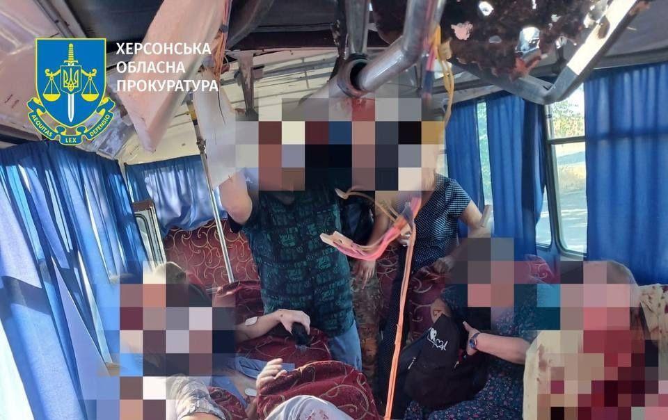 'This is how Russia wants peace' — Russian drone attacks bus in Kherson, killing 2, injuring 19