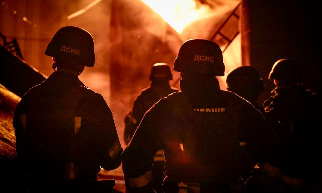 Russian attacks on Ukraine kill 1, injure 8, target rescue workers battling fire