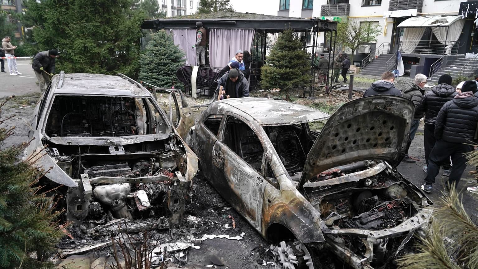 'Half of Kyiv without electricity' — 2 killed, 37 injured in 'serious' Russian attack