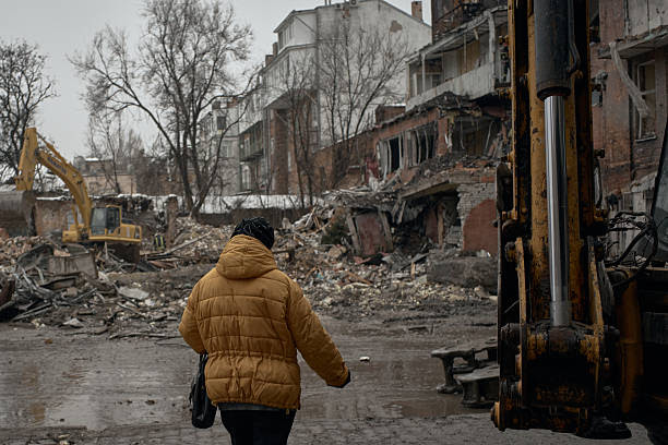 A person walking towards a building

AI-generated content may be incorrect.