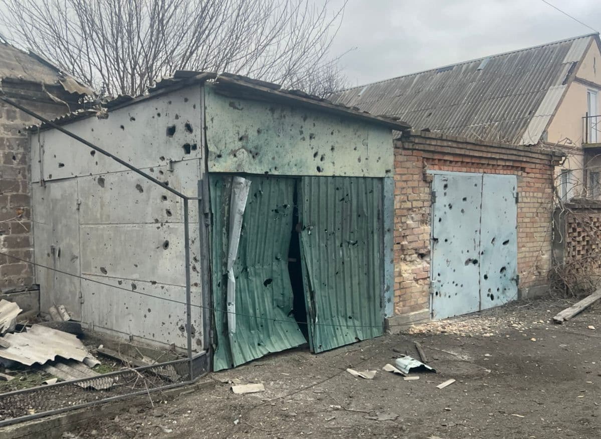 Russian attacks kill 2, injure 15 in Ukraine over past day