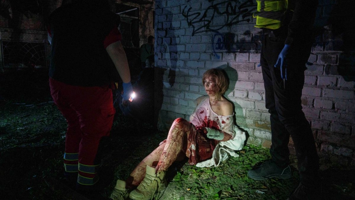 Image of Blood-Covered Ukrainian Among World Press Photo Winners
