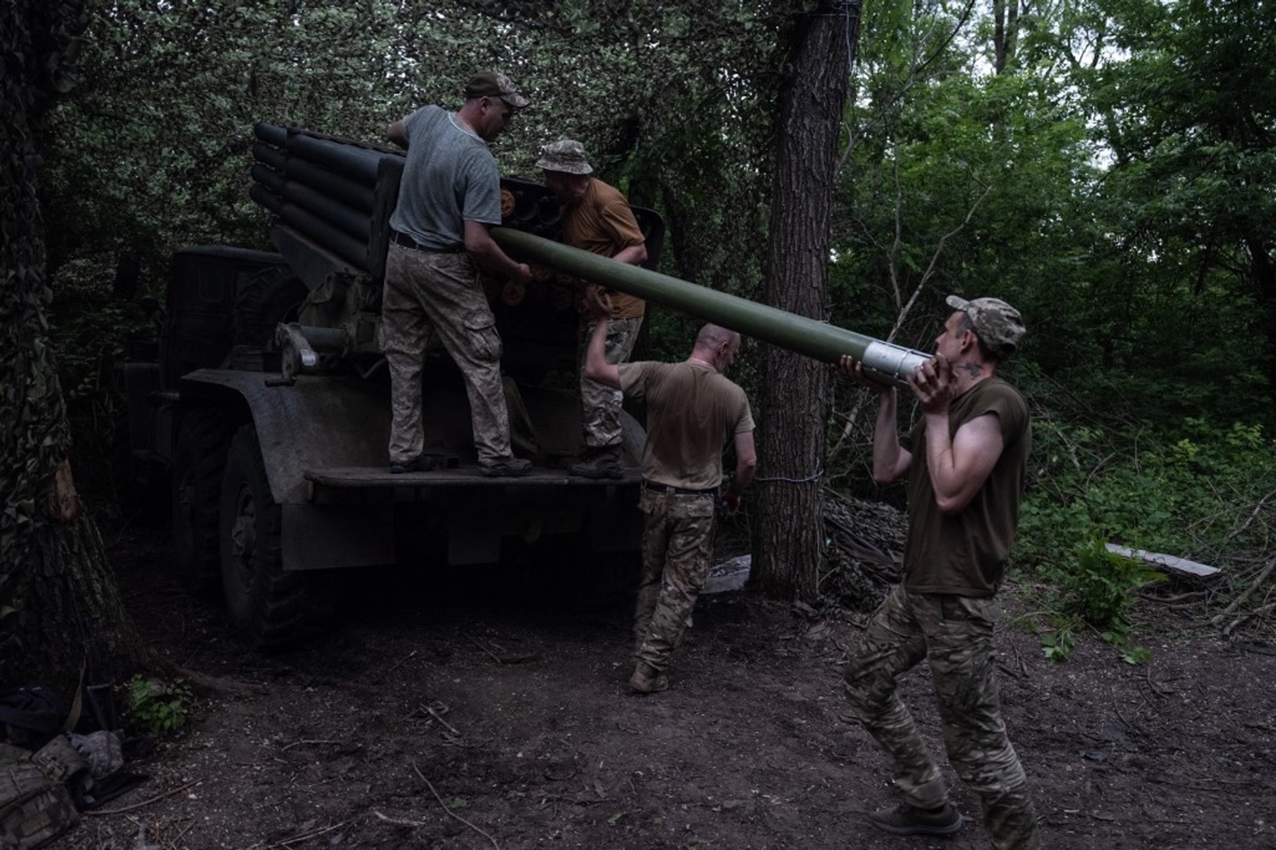 Despite strikes on Ukraine, Russian advances slow, analysts say