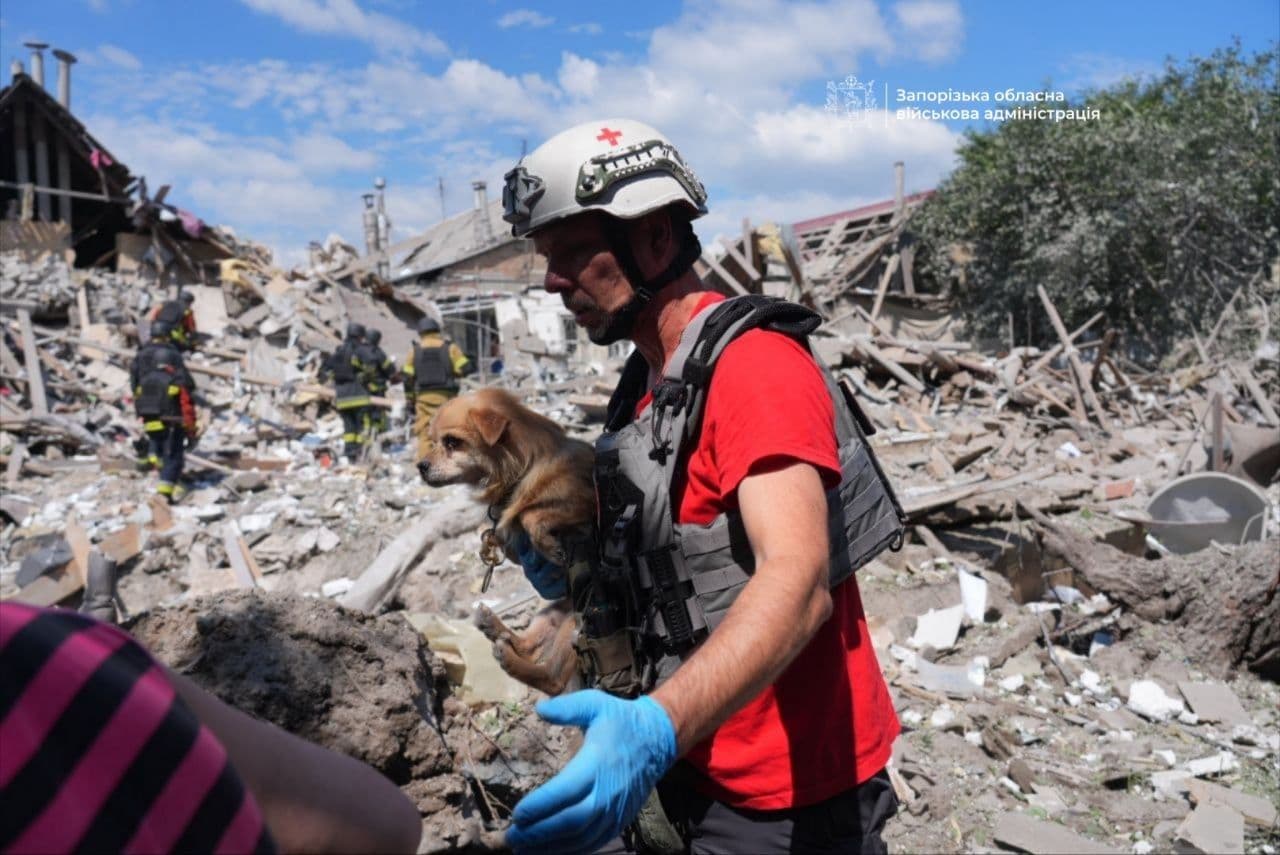 'On a Sunday morning' — Russia strikes Zaporizhzhia, killing 2, injuring 17