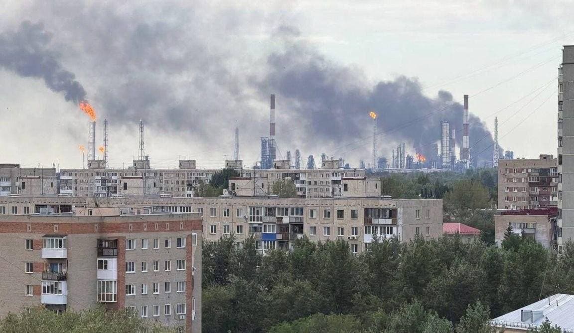 Russia’s largest oil refinery in flames as Ukraine strikes Omsk, 2,500 km away from border