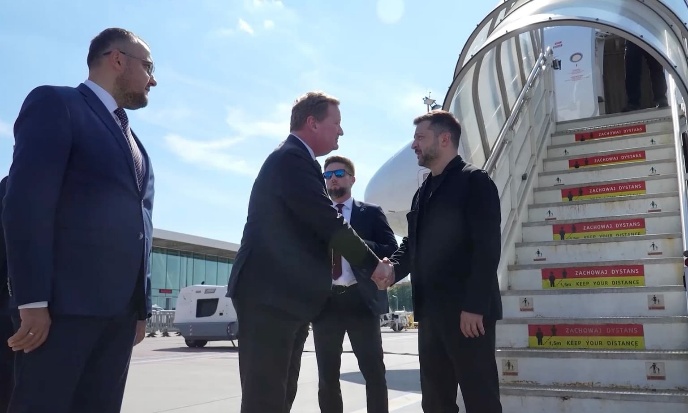 Zelensky visits Poland, holds talks with Tusk after historical dispute strained bilateral ties