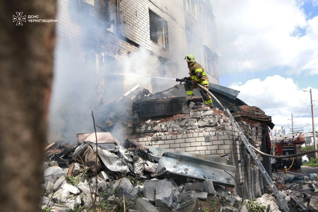 Russian Drone Strike Injures 15, Including 2 Children, in Chernihiv