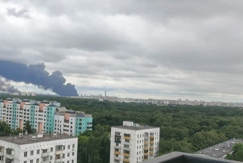 Ukrainian forces strike oil refinery in Russia's Volgograd Oblast, aircraft factory in occupied Crimea, military confirms