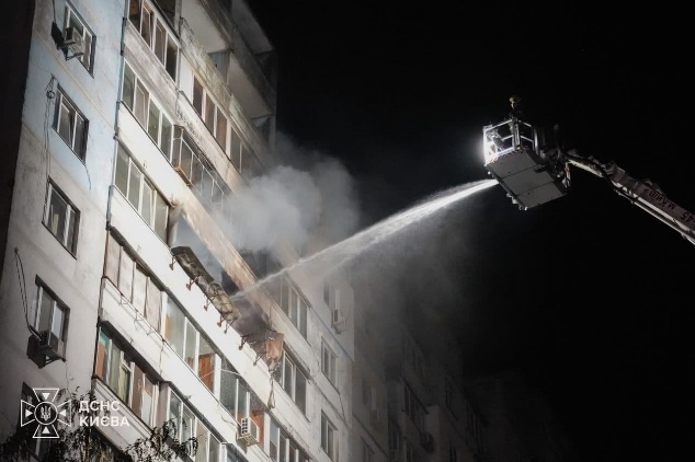 Russia hits another Kyiv apartment building after day of deadly strikes, injuring 4
