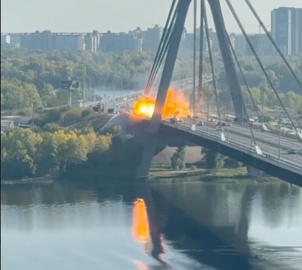 Russia targets Kyiv bridges for fourth consecutive day, hits Northern Bridge